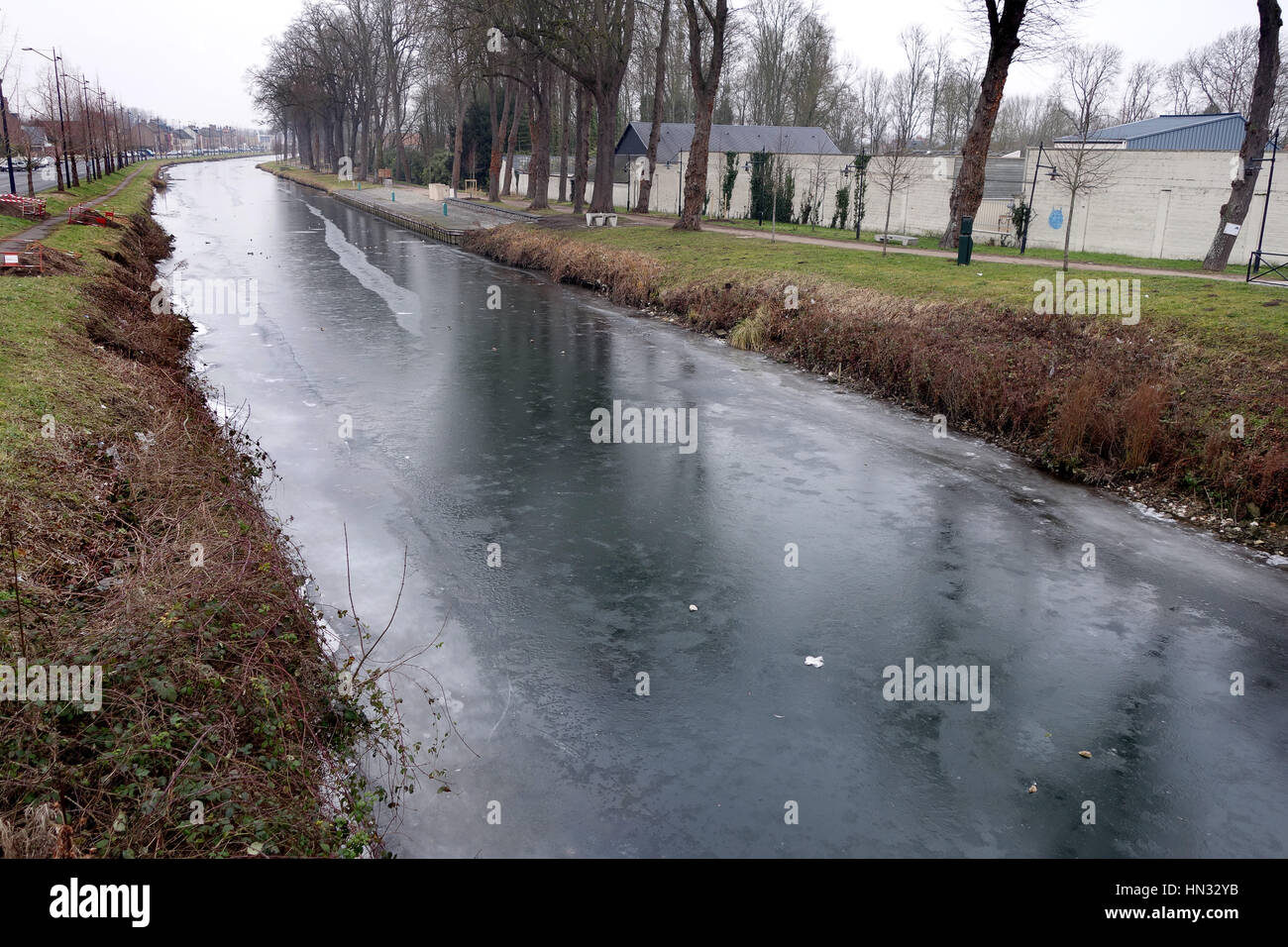 Le canal de la Somme à Abbeville le nord de la France Banque D'Images