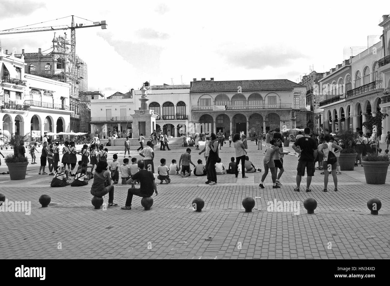 Scènes à Plaza Vieja, la Havane Banque D'Images