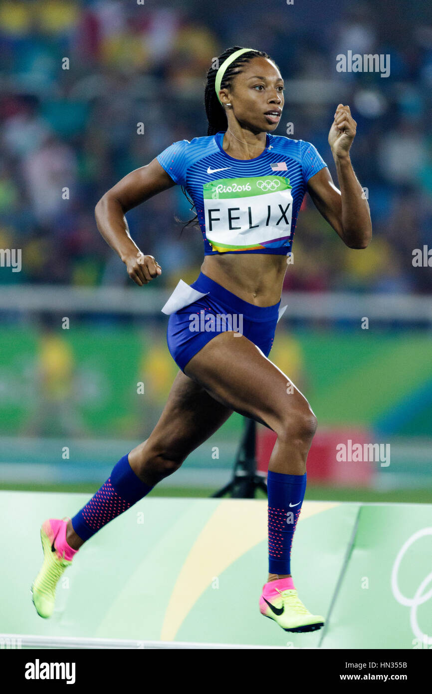 Rio de Janeiro, Brésil. 14 août 2016. L'athlétisme, Allyson Felix (USA) qui se font concurrence dans la women's 400m semi-finales à l'été 2016 Jeux Olympiques. © Banque D'Images