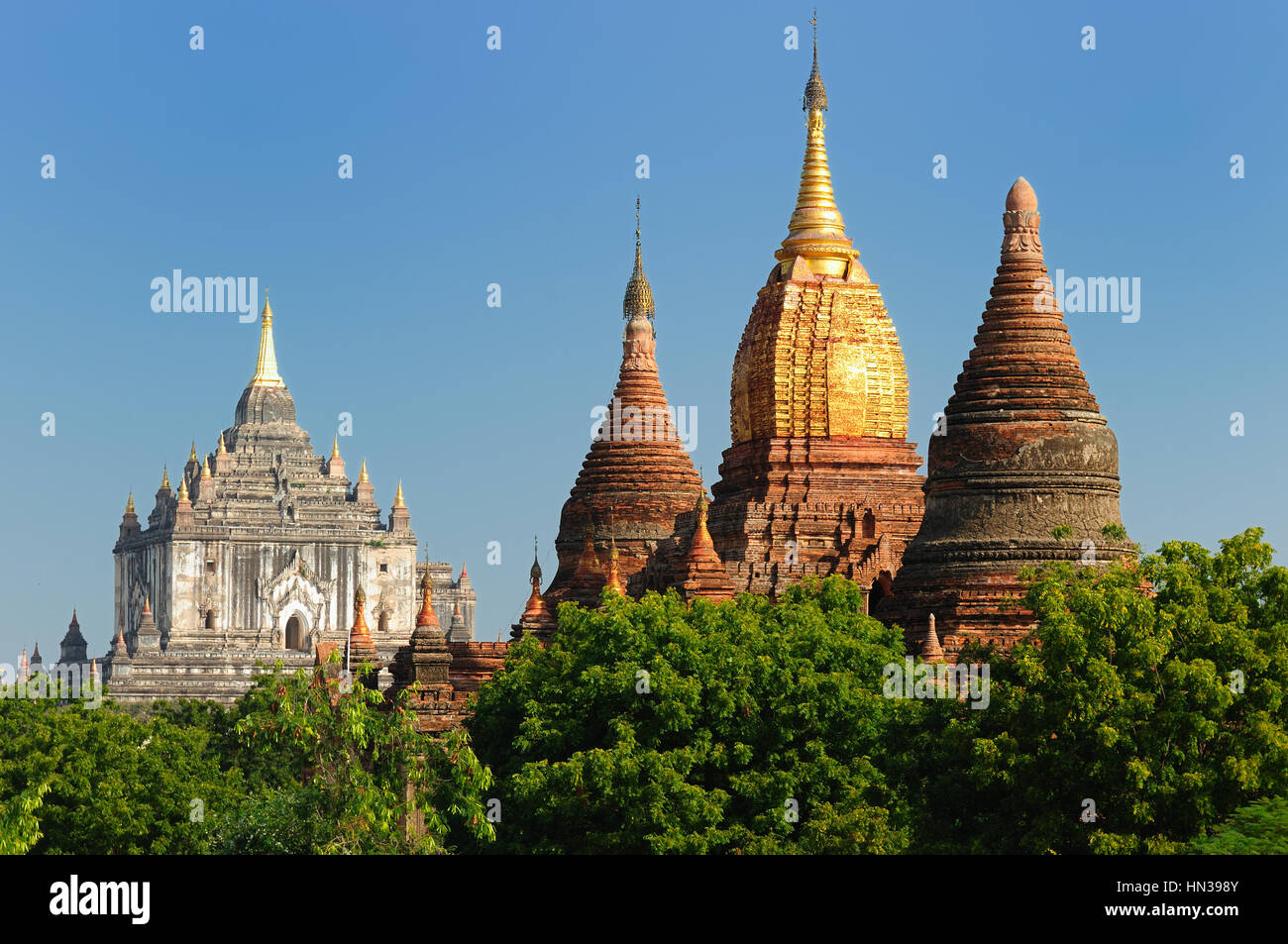 Myanmar (Birmanie), Bagan, Thatbyinny Pahto Temple - Bagan temple est construit la plus haute de deux étages en forme de couleur blanche. Construit en 1144 par Alaungsithu. Banque D'Images