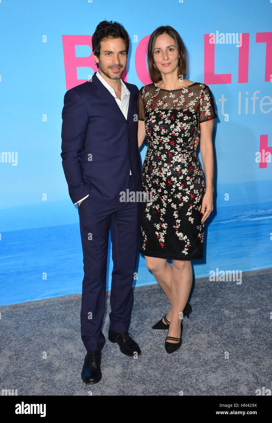 Los Angeles Usa 07th Feb 17 L Acteur Santiago Cabrera Femme Anna Marcea Lors De La Premiere Pour Hbo S Big Petits Mensonges Au Theatre Chinois De Grauman Hollywood Credit Photo Sarah