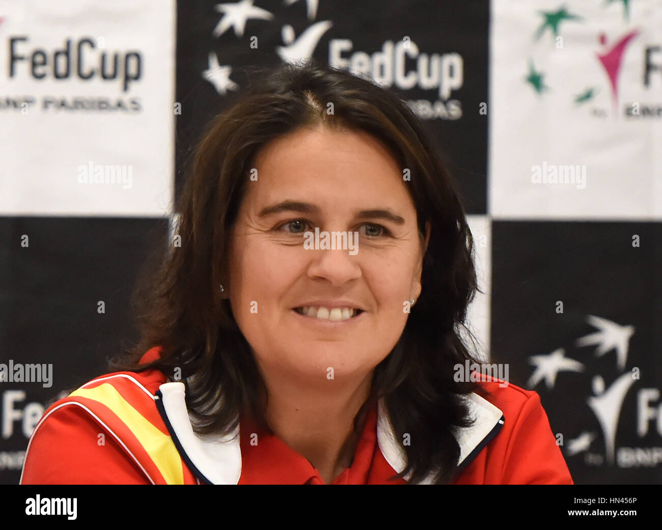 Ostrava, République tchèque. Le 08 février, 2017. Le capitaine de jeu non Conchita Martinez parle au cours de la conférence de presse avant premier tour de la Fed Cup 2017 à Ostrava, en République tchèque, le 8 février 2017. Photo : CTK Jaroslav Ozana/Photo/Alamy Live News Banque D'Images