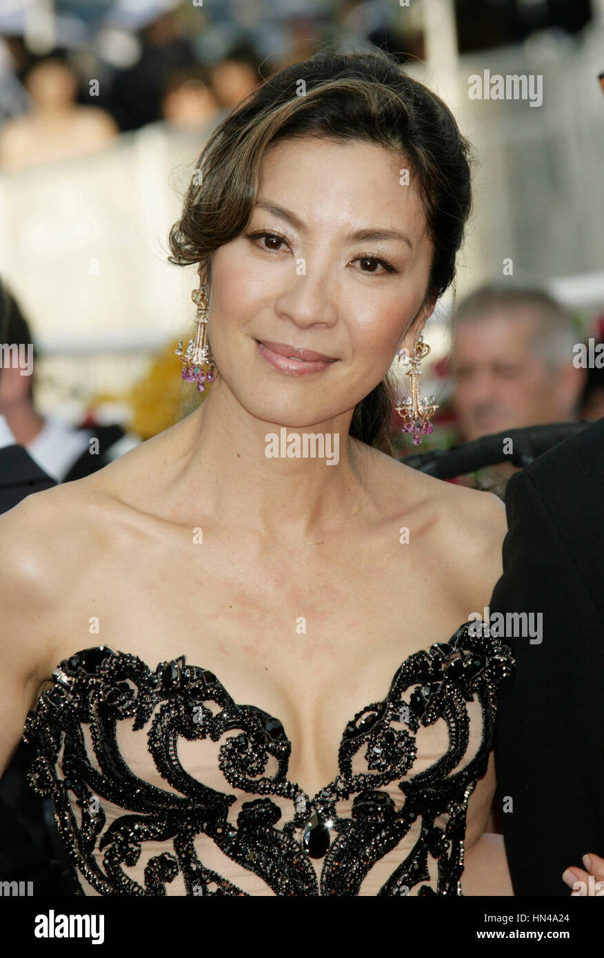 Michelle Yeoh arrive à la première pour le film 'Vengeance' lors du 62e Festival de Cannes le 17 mai 2009 à Cannes, France. Photo par Francis Specker Banque D'Images