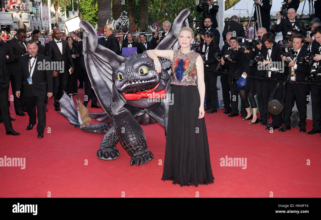 Cate Blanchett arrive à la premiere pour le film, How to Train Your Dragon 2, au Festival de Cannes le 16 mai 2014, à Cannes, France. Photo par Francis Specker Banque D'Images