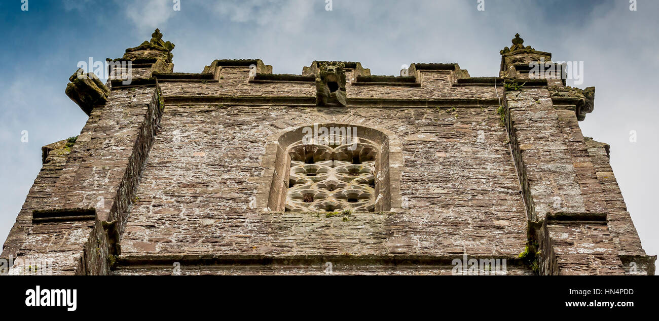 St Mary Magdelene Church in South Molton Il architecture dispose d'un parapet crénelé avec faîtage Banque D'Images