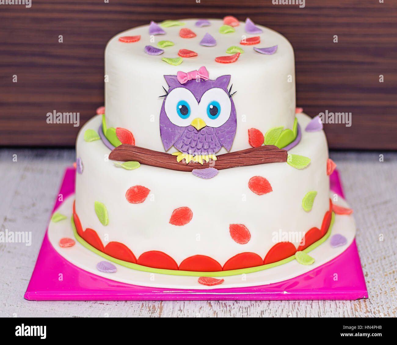 Gateau Magnifique Chouette Bebe Wit Sur Une Branche Photo Stock Alamy Gateau Magnifique Chouette Bebe Wit Sur Une Branche Photo Stock Alamy