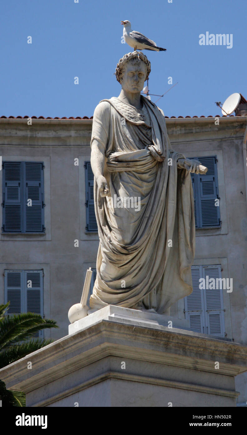 Impressionen : Napoléon Bonaparte Denkmal, Vogel, Ajaccio, Kosika, Frankreich. Banque D'Images