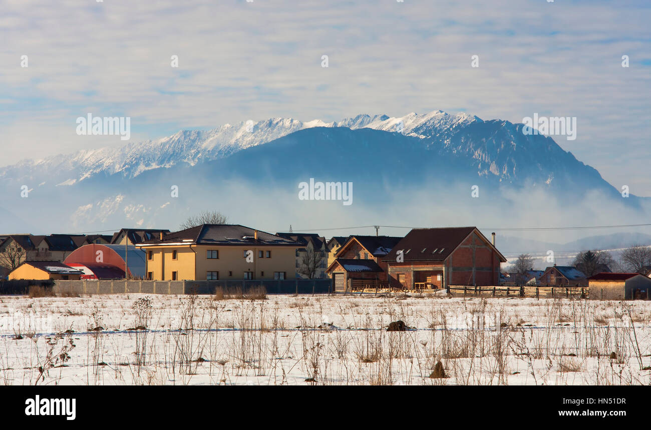 Les montagnes Piatra Craiului, Carpates roumaines Banque D'Images