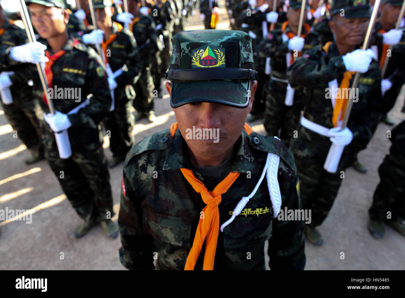 Tai LI Leng, le Myanmar. 07Th Feb 2017. Show militaire pendant la Shan 70e anniversaire de la Journée nationale shan le Feb 7, 2017. Credit : Visarut Sankham/Pacific Press/Alamy Live News Banque D'Images