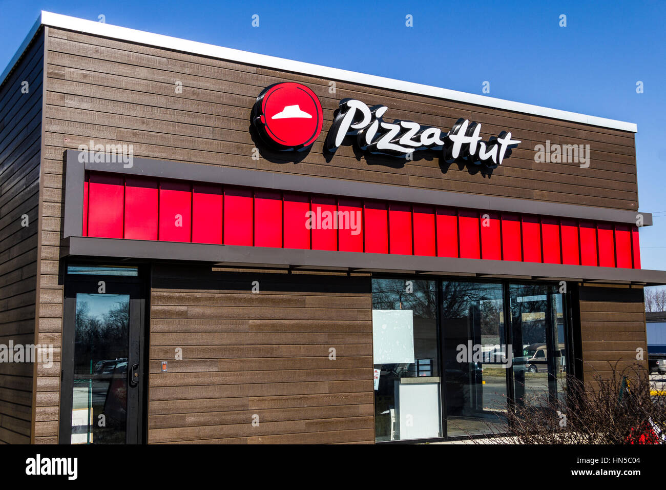Indianapolis - Circa 2017 Février : Pizza Hut Restaurants à ambiance décontractée. Pizza Hut est une filiale de YUM ! IV Marques Banque D'Images