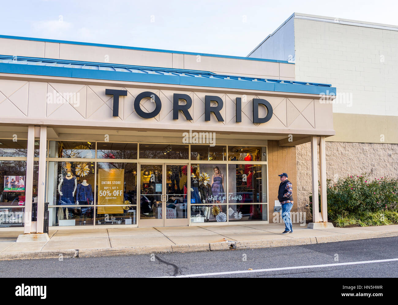 Fairfax, États-Unis - le 3 décembre 2016 : façade magasin torride qui fournit des vêtements pour les personnes de taille plus en Virginie Banque D'Images