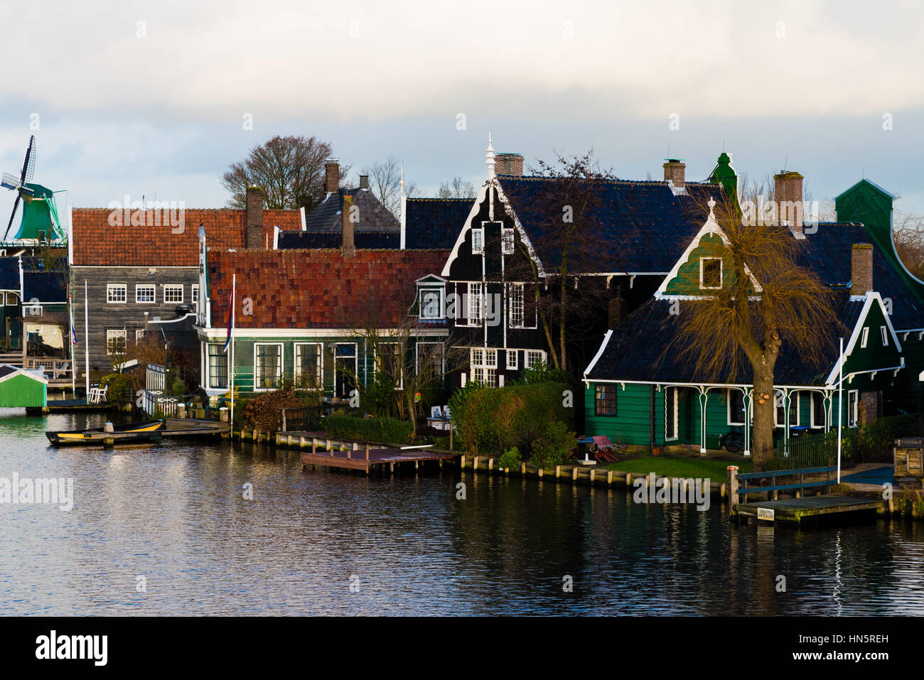 zaanse-schans-pays-bas-le-10-janvier-2017-rural-paysage-hollandais