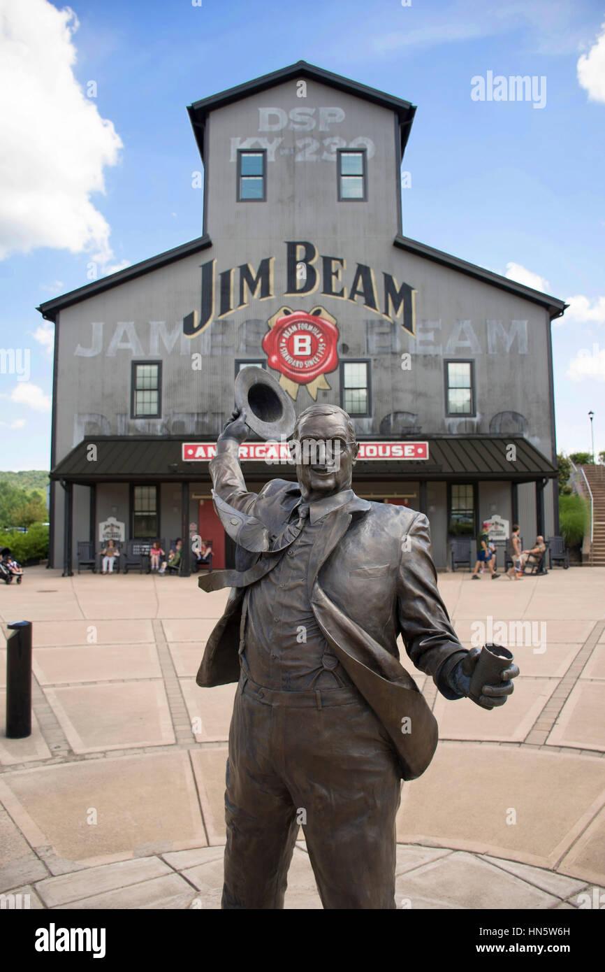 CLERMONT, Kentucky, USA - Le 18 juin 2016 : les touristes visiter le site Stillhouse Jim Beam le 18 juin, l'un des arrêts sur le Kentucky Bourbon Trail. Banque D'Images