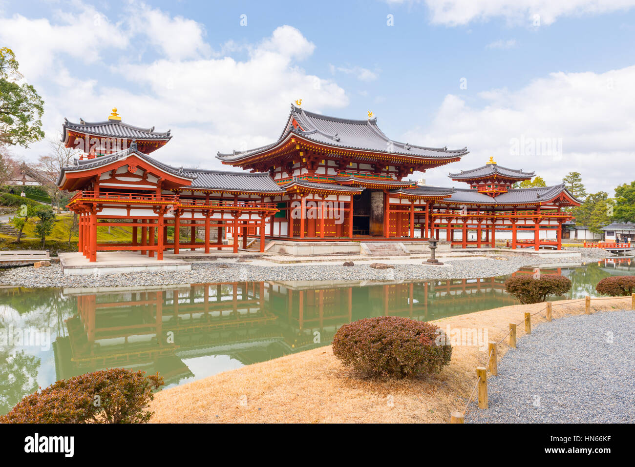 Célèbre temple bouddhiste Byodo-in, site du patrimoine mondial de l'UNESCO. Phoenix Hall bâtiment. Banque D'Images
