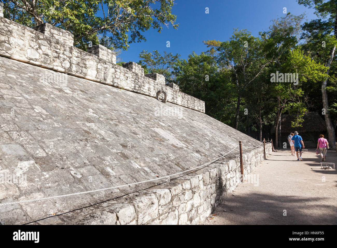 Civilisation maya antique un terrain de balle aux ruines maya de Coba, péninsule du Yucatan, état mexicain de Quintana Roo, Mexique Banque D'Images