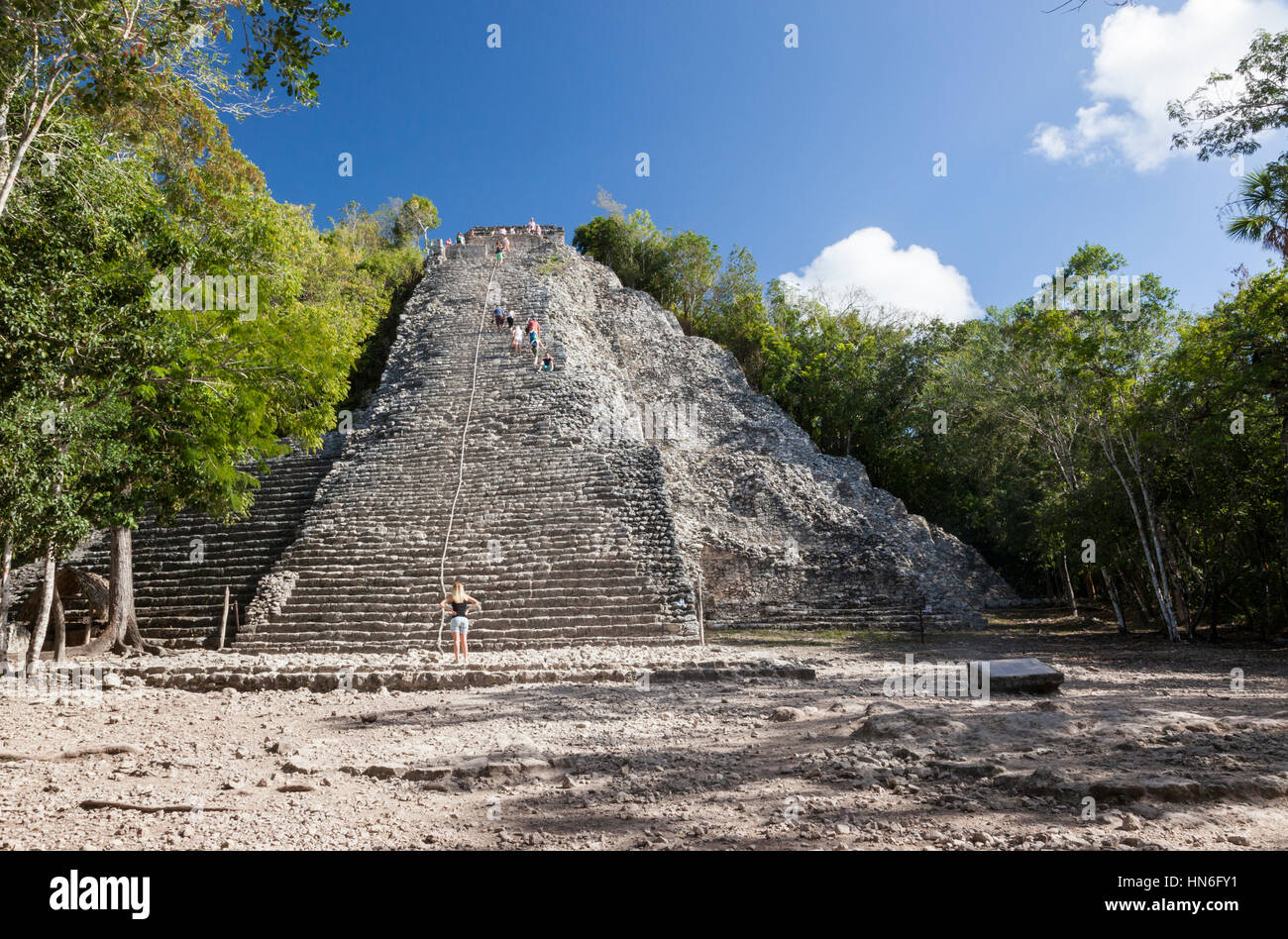 Nohoch Mul, la pyramide du temple, civilisation maya ancienne, Coba, péninsule du Yucatan, État mexicain de Quintana Roo, Mexique Banque D'Images