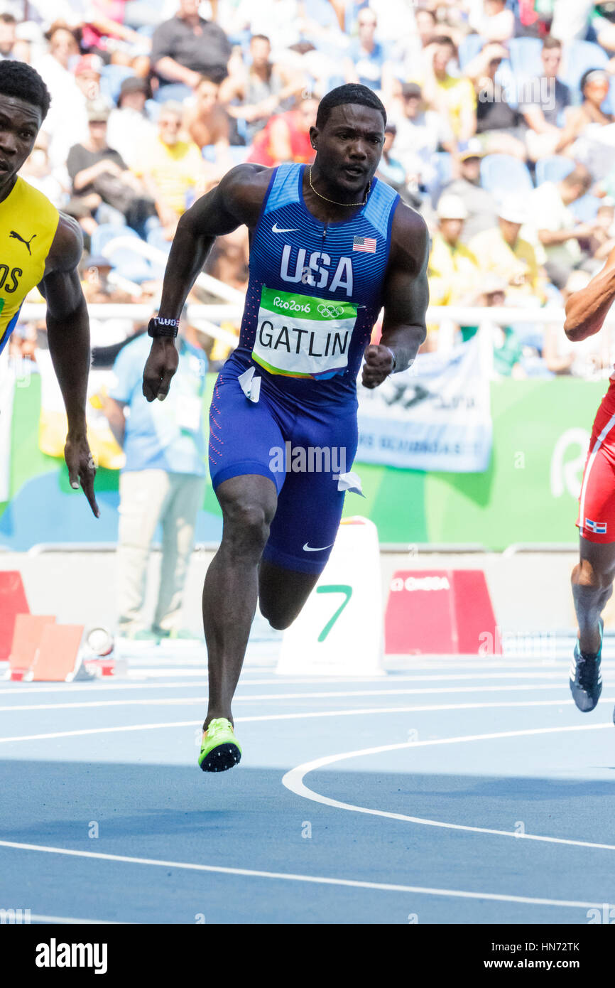 Rio de Janeiro, Brésil. 16 août 2016. L'athlétisme, Justin Gatlin (USA) qui se font concurrence sur le 200m masculin chauffe au Jeux Olympiques d'été 2016. ©PAUL J. Banque D'Images
