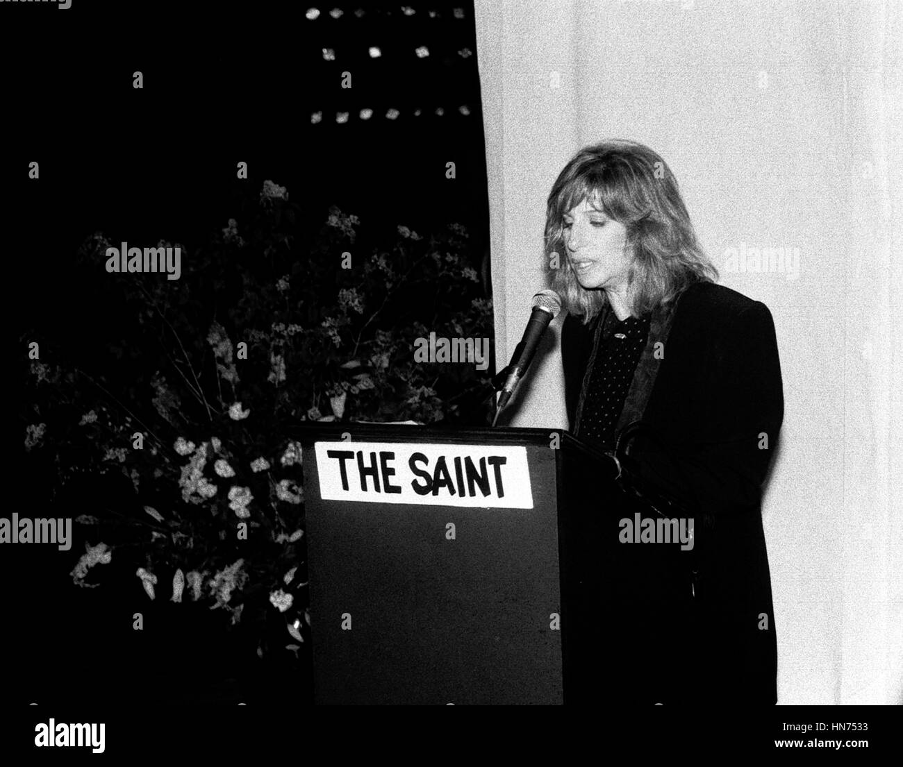 Barbra Streisand honorée par la femme dans le cinéma avec une proclamation à la discothèque historique, le saint dans l'East Village, New York City. Mai 1986 Banque D'Images