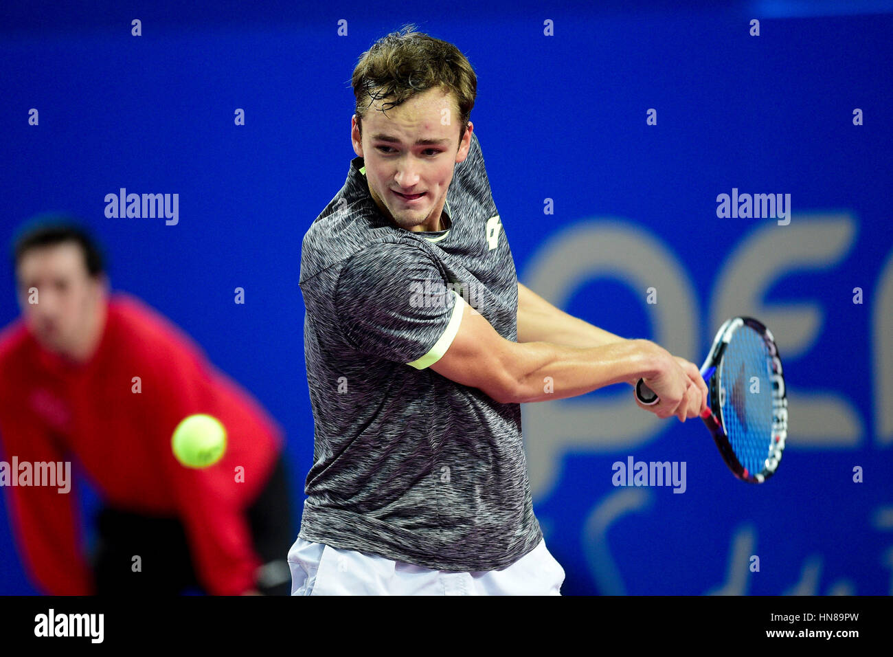 Montpellier, France. 9 Février, 2017. Open de tennis ATP Sud tournoi ;  Daniil Medvedev (RUS) : Action de Crédit Plus Sport Images/Alamy Live News  Photo Stock - Alamy
