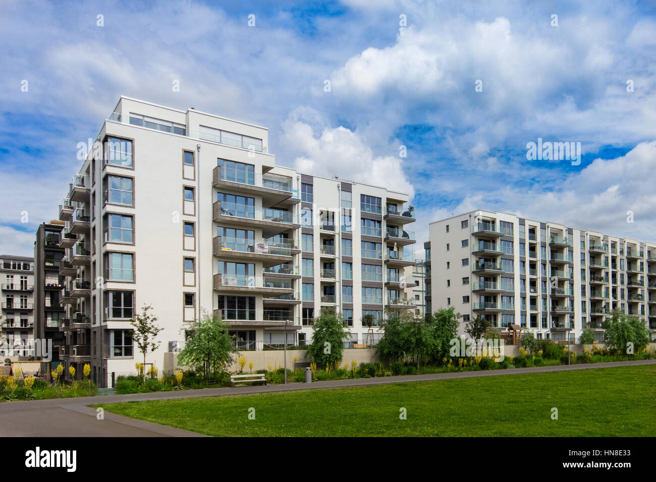 Appartement moderne d'extérieur de bâtiment - Immobilier Banque D'Images