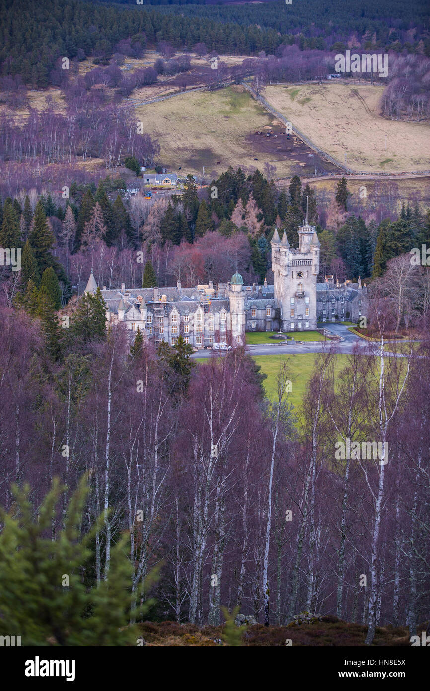 Vue aérienne du château de Balmoral, appartenant à la famille royale, près de Ballater Aberdeenshire, Ecosse, Royaume-Uni Banque D'Images