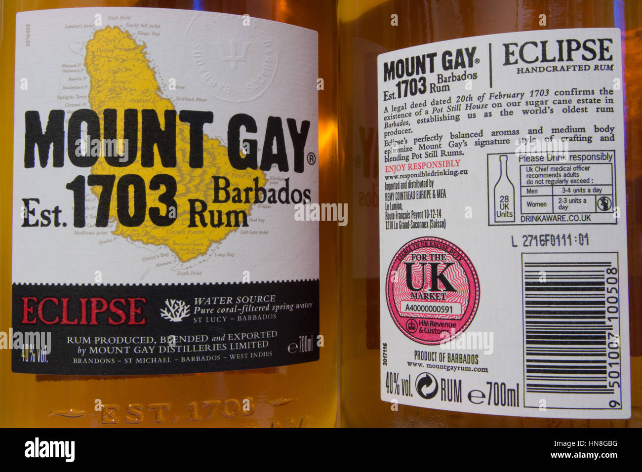 MOUNT GAY RUM : une bouteille de rhum Eclipse . importés pour le marché britannique, contenant 28 unités d'alcool au Royaume-Uni. Banque D'Images