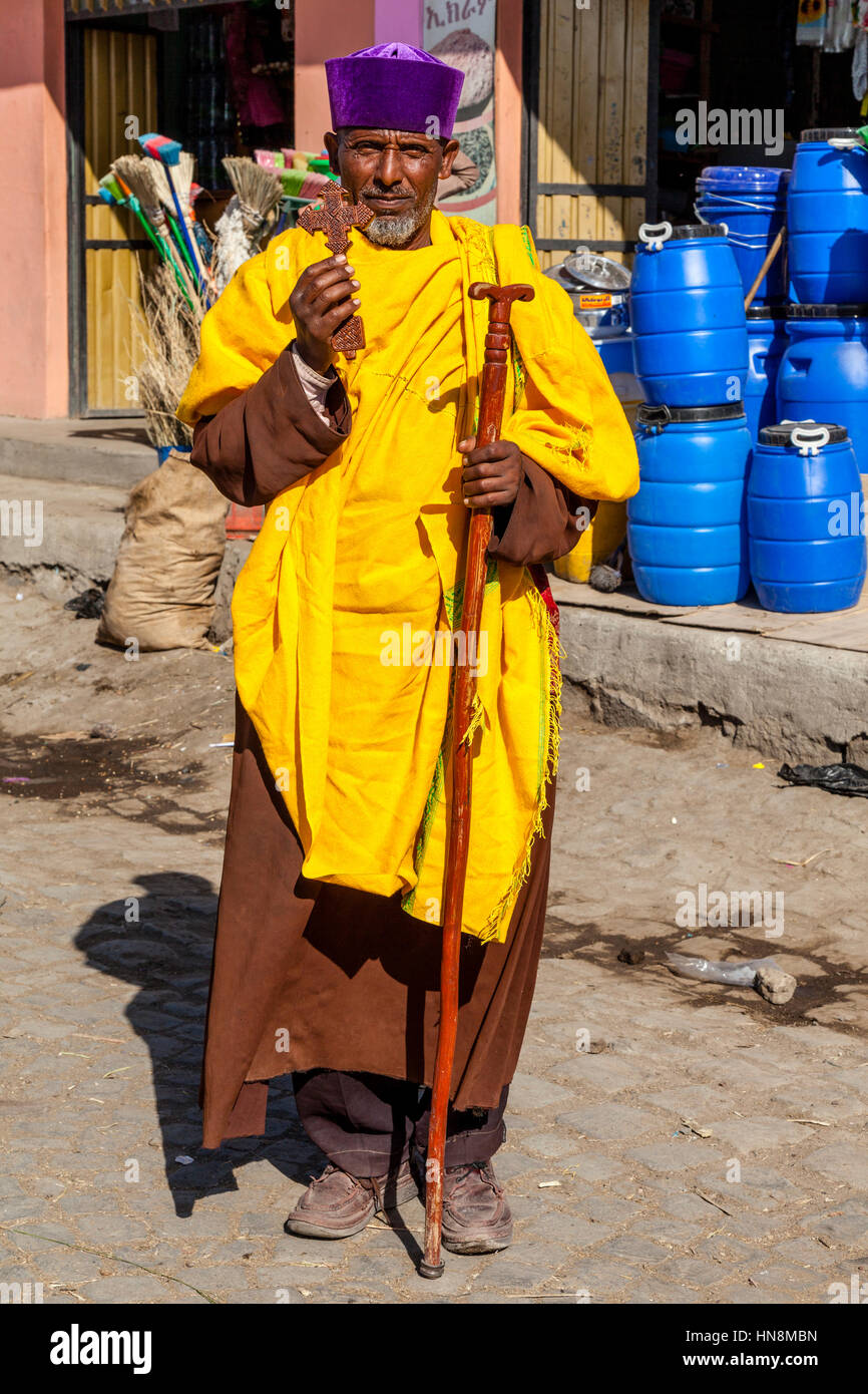 Un prêtre orthodoxe éthiopien, l'Éthiopie Ziway, Banque D'Images