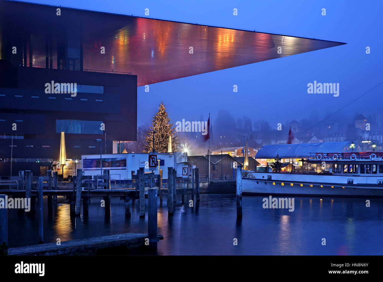 Le KKL (Kultur- und Kongresszentrum Luzern - architecte : Jean Nouvel),  Lucerne, Suisse Photo Stock - Alamy