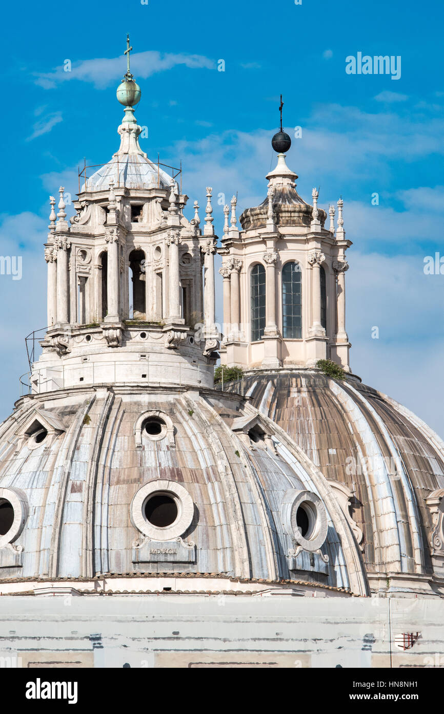 Rome, Italie- Vue en gros de Santa Maria di Loreto et Santissimo Nome di Maria al Foro traiano, deux églises situé au Forum de Trajan. Banque D'Images