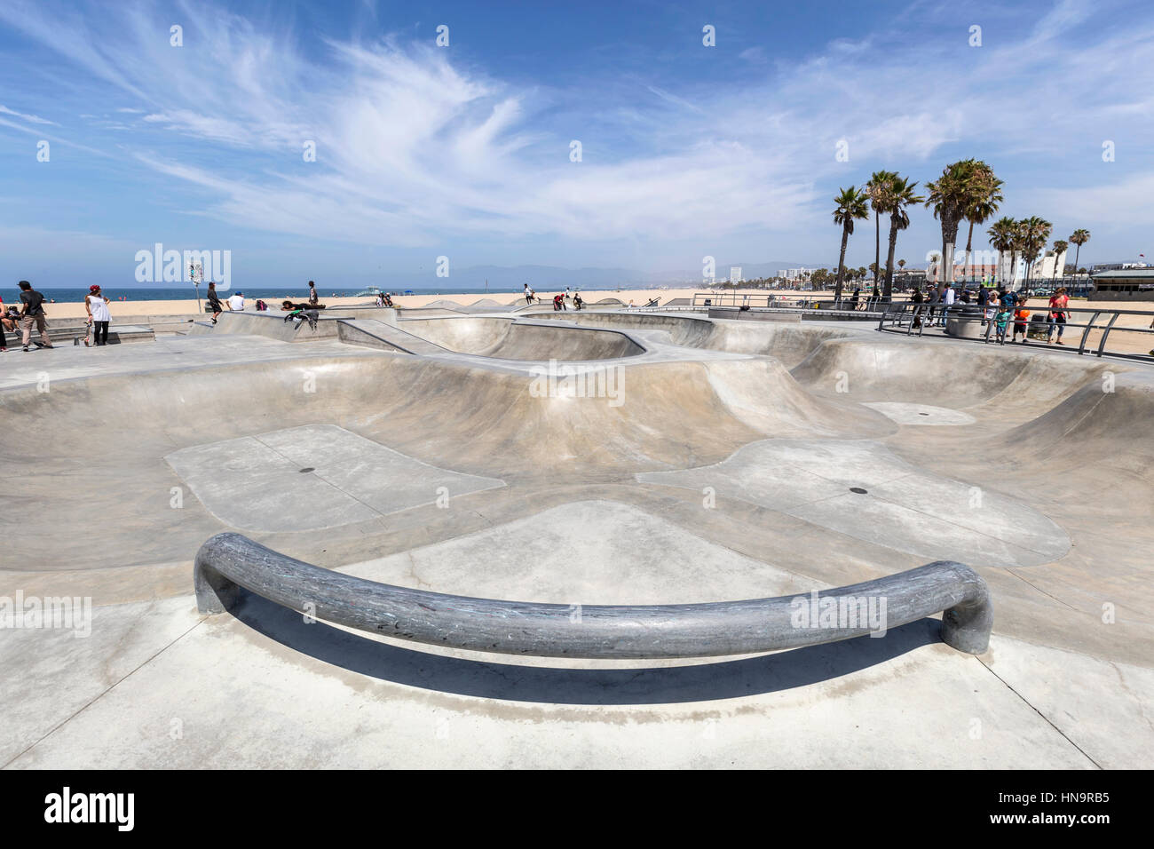 Voir l'éditorial de la populaire plage de Venice skate board park à Los Angeles, Californie. Banque D'Images