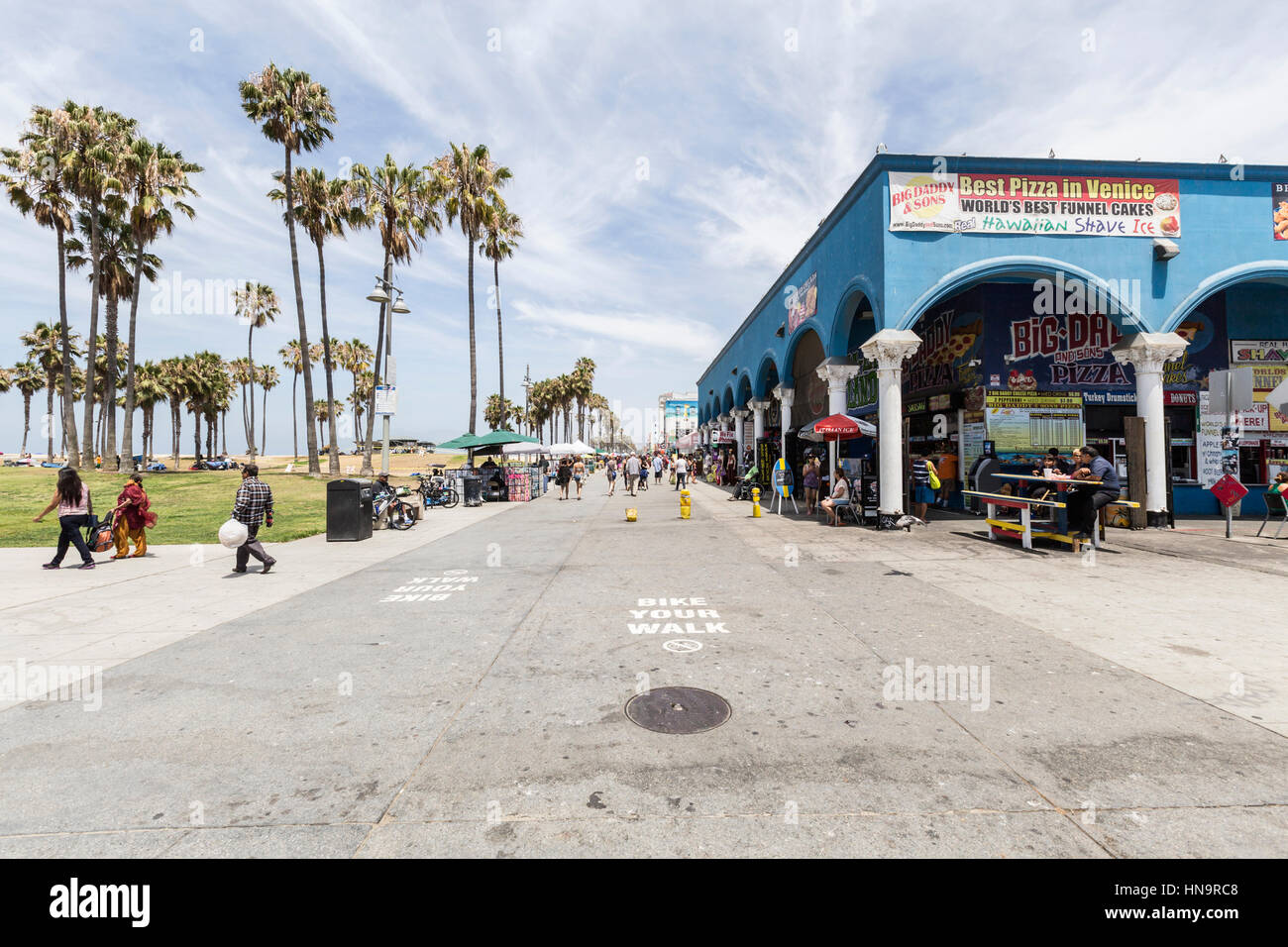 Voir l'éditorial de la Californie du Sud funky célèbre promenade de Venice Beach. Banque D'Images