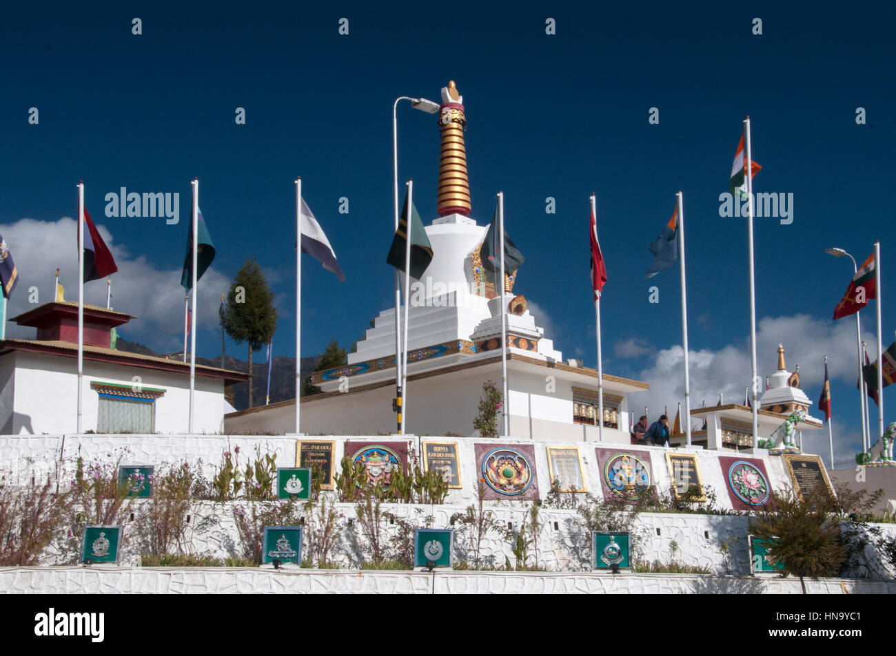 Monument commémoratif de guerre sous la forme d'un stupa bouddhiste à Tawang, nord-est de l'Inde, en rendant hommage aux troupes indiennes qui sont tombés dans le conflit frontalier avec la Chine 1962 Banque D'Images