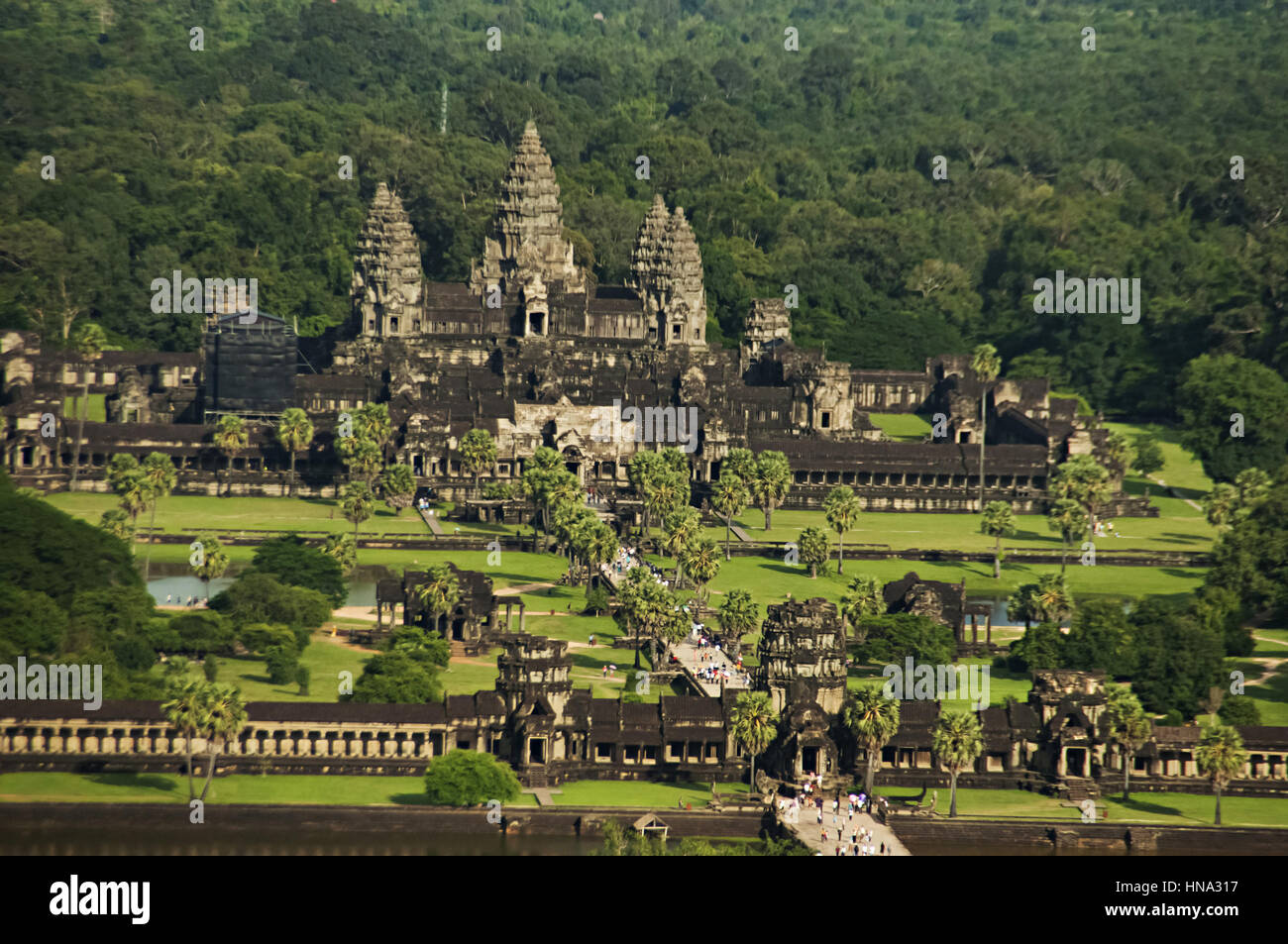 Angkor Wat temple complexe, vue aérienne. Siem Reap, Cambodge. Plus grand monument religieux du monde 162,6 hectares. UNESCO World Heritage Banque D'Images