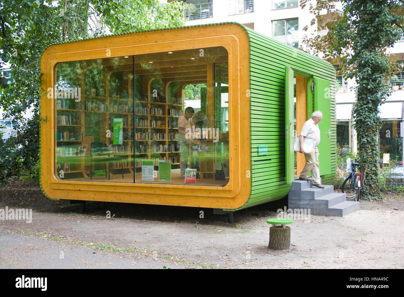 Allemagne, Cologne, la minibib, kiosque de livres à prêter gratuitement. Pas de données personnelles seront enregistrées, pas de carte de bibliothèque est nécessaire. Banque D'Images