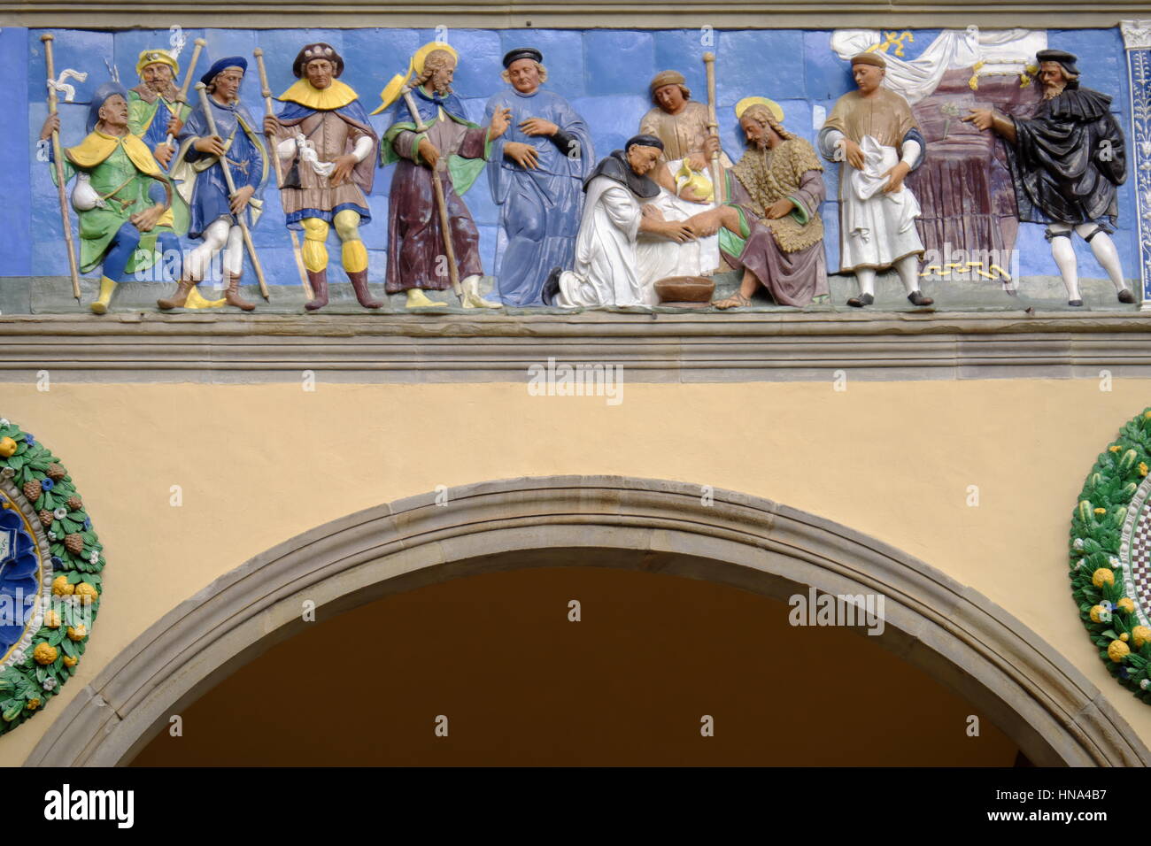 Musée de l'hôpital Ospedale del Ceppo détail bas-relief - Piazza Papa Giovanni XXIII - Pistoia (capitale italienne de la Culture 2017), Toscane, Italie, Europe Banque D'Images