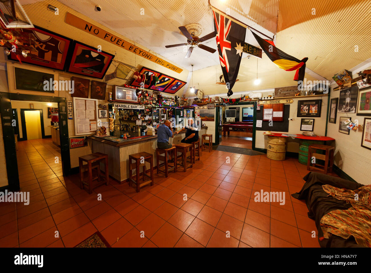 À l'intérieur de l'hôtel de fer vêtu, en Bar, Pilbara, Australie occidentale. Banque D'Images