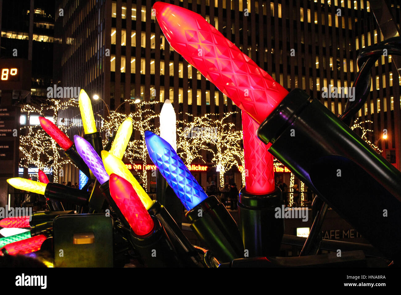 Ornements de Noël géant, Midtown, Manhattan, New York City Banque D'Images