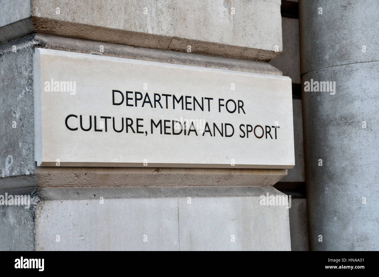 Ministère de la Culture, des médias et du Sport signe, Whitehall, Londres, Royaume-Uni. Banque D'Images