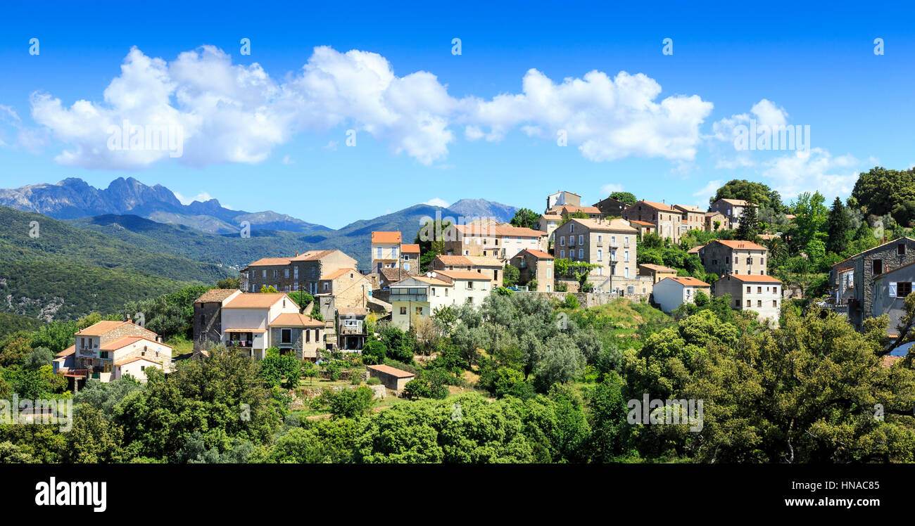 Village de montagne, l'ouest de la Corse, France Banque D'Images