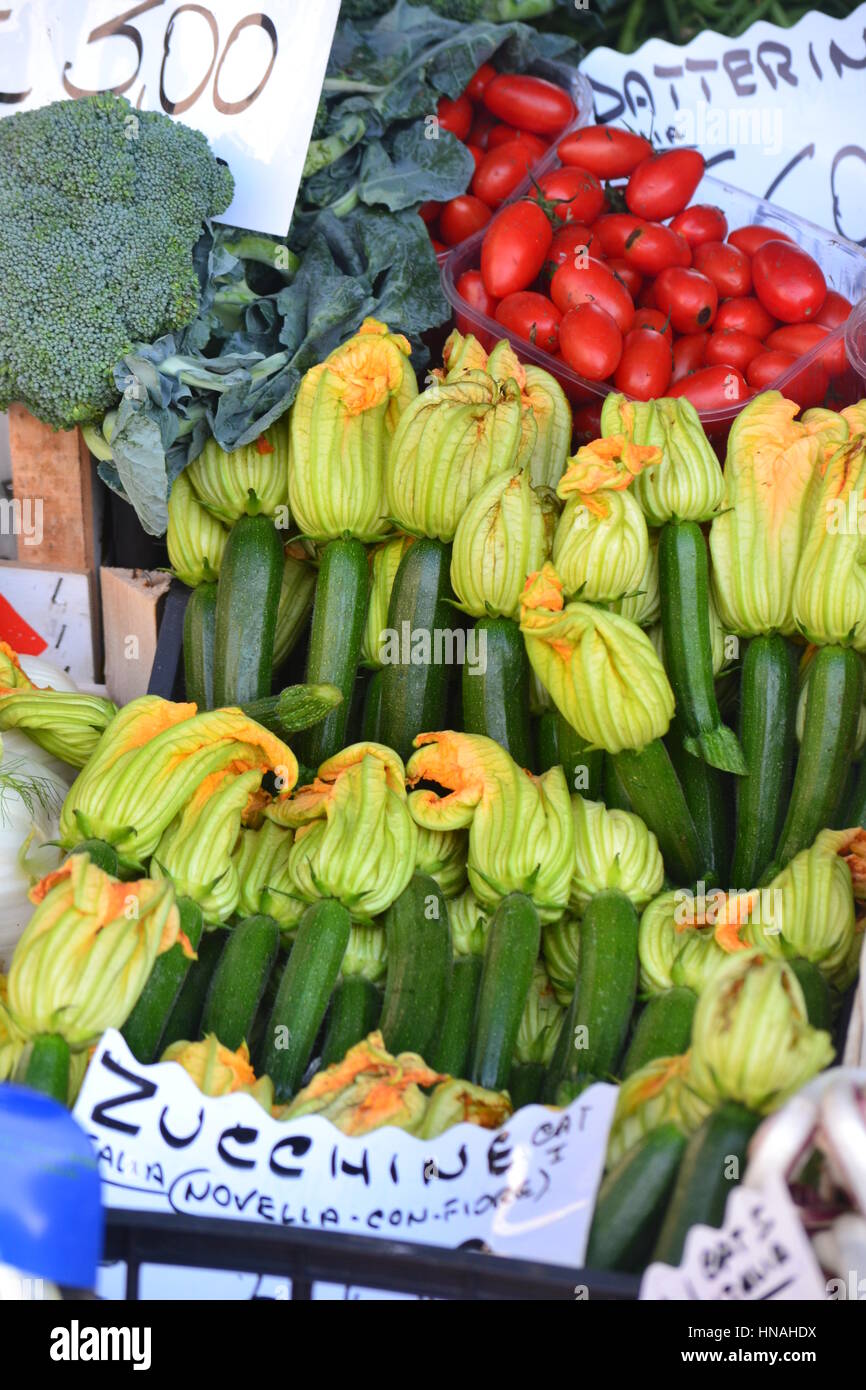 Un mélange de légumes pour la vente Banque D'Images