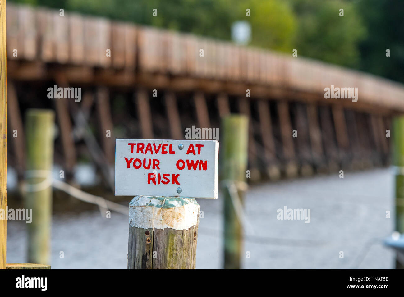 Un panneau situé juste avant le pont du suicide dans le Maryland, secrétaire. Banque D'Images