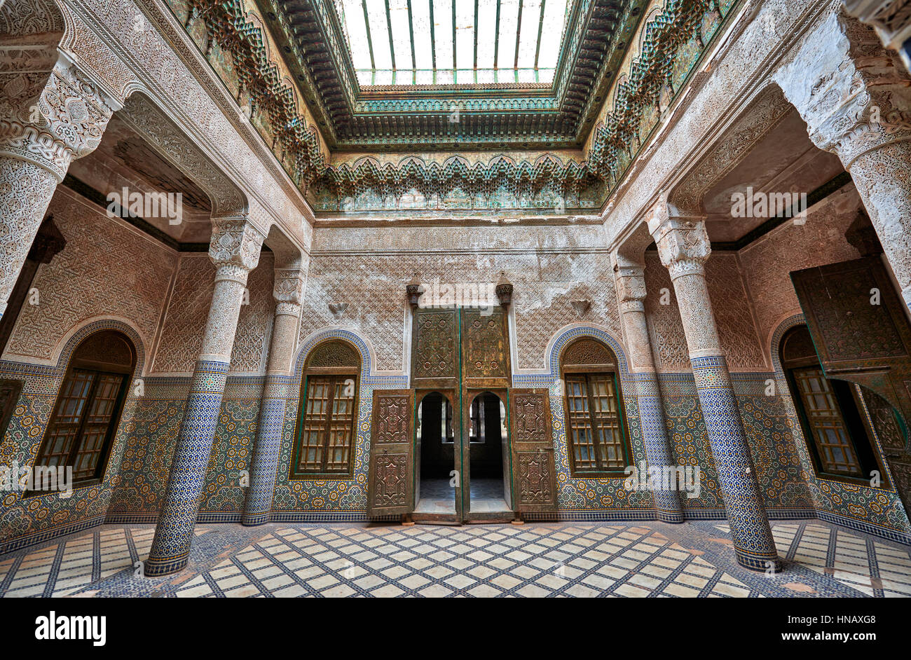 Vue intérieure avec strong décoration de la Kasbah de Telouet, Maroc Banque D'Images