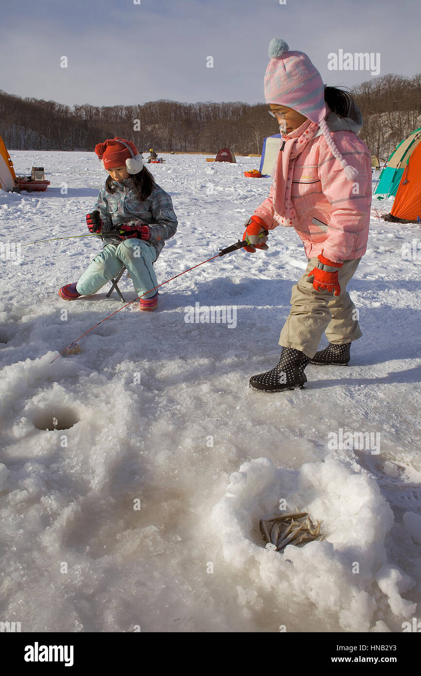 La pêche sur glace,Abasiri,lac Abashiri, Hokkaido, Japon Banque D'Images