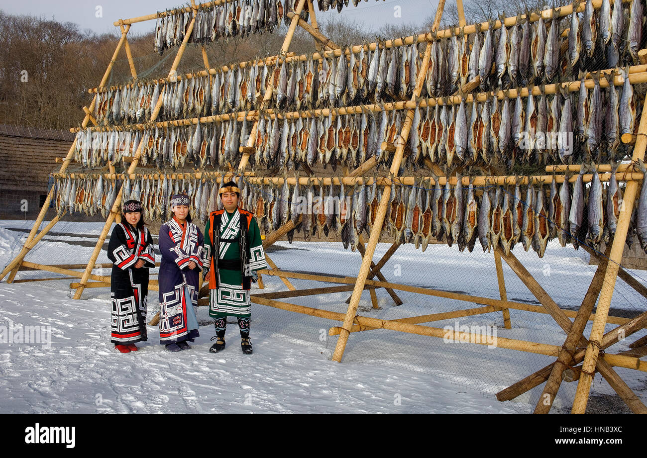 Aïnous dans village ainu Kotan Poroto Shiraoi,musée,Shiraoi,Hokkaido, Japon Banque D'Images