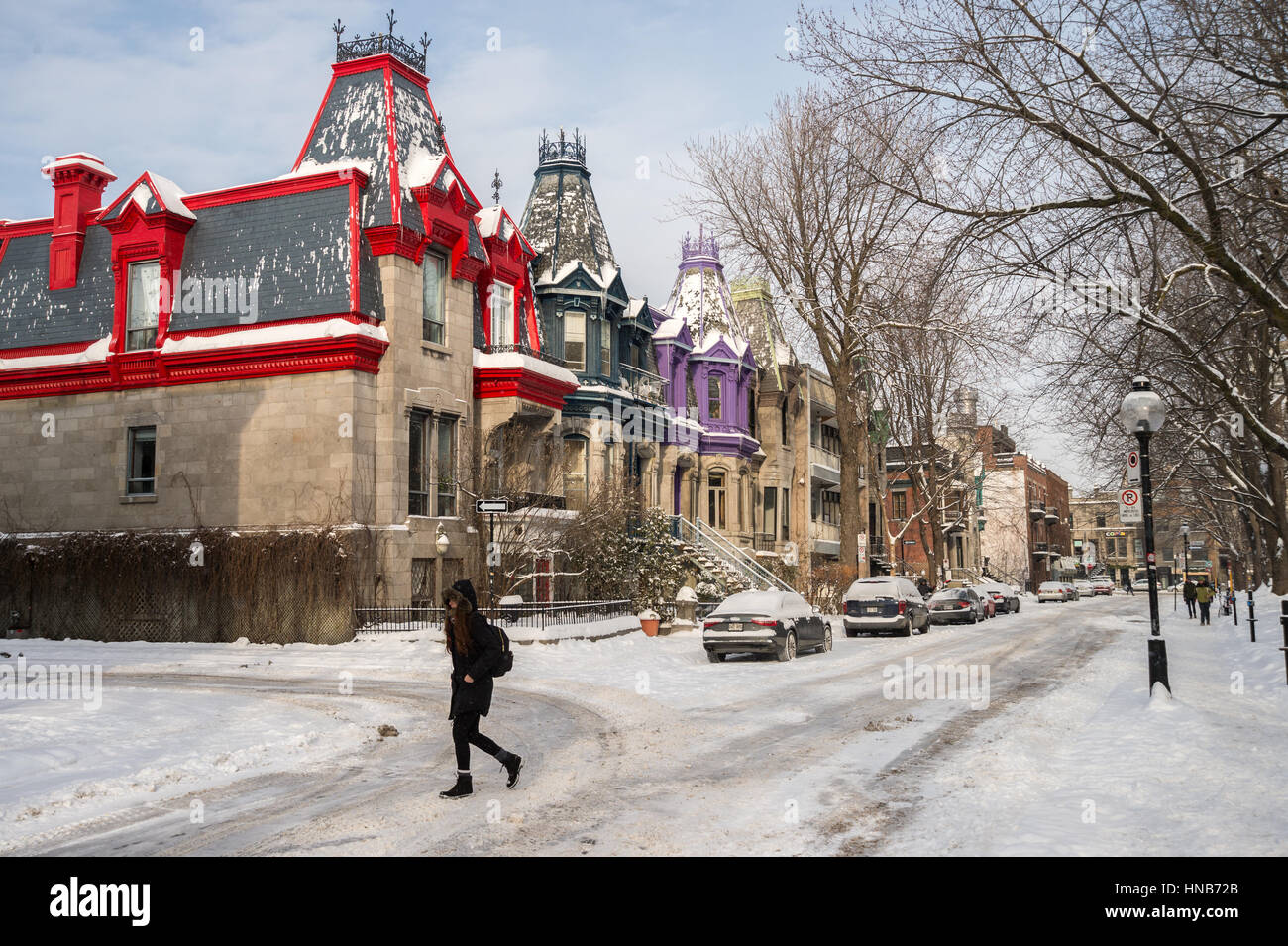 Montréal, CA - 17 décembre 2016 : Victorian maisons colorées dans Square Saint Louis en hiver Banque D'Images
