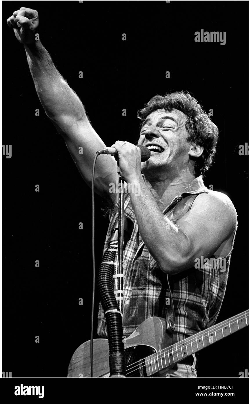 Bruce Springsteen en concert au Cotton Bowl de Dallas Tx 1985 Banque D'Images