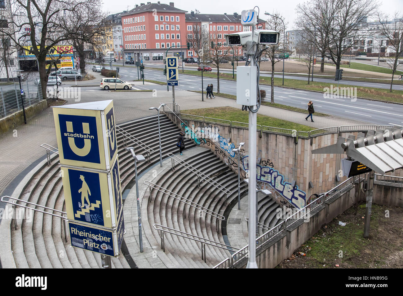 La surveillance vidéo de la police à Essen, en Allemagne, le Rheinischer Platz, dans le nord de la ville, à la diffusion en direct, dans la police de la technologie DEPA Banque D'Images