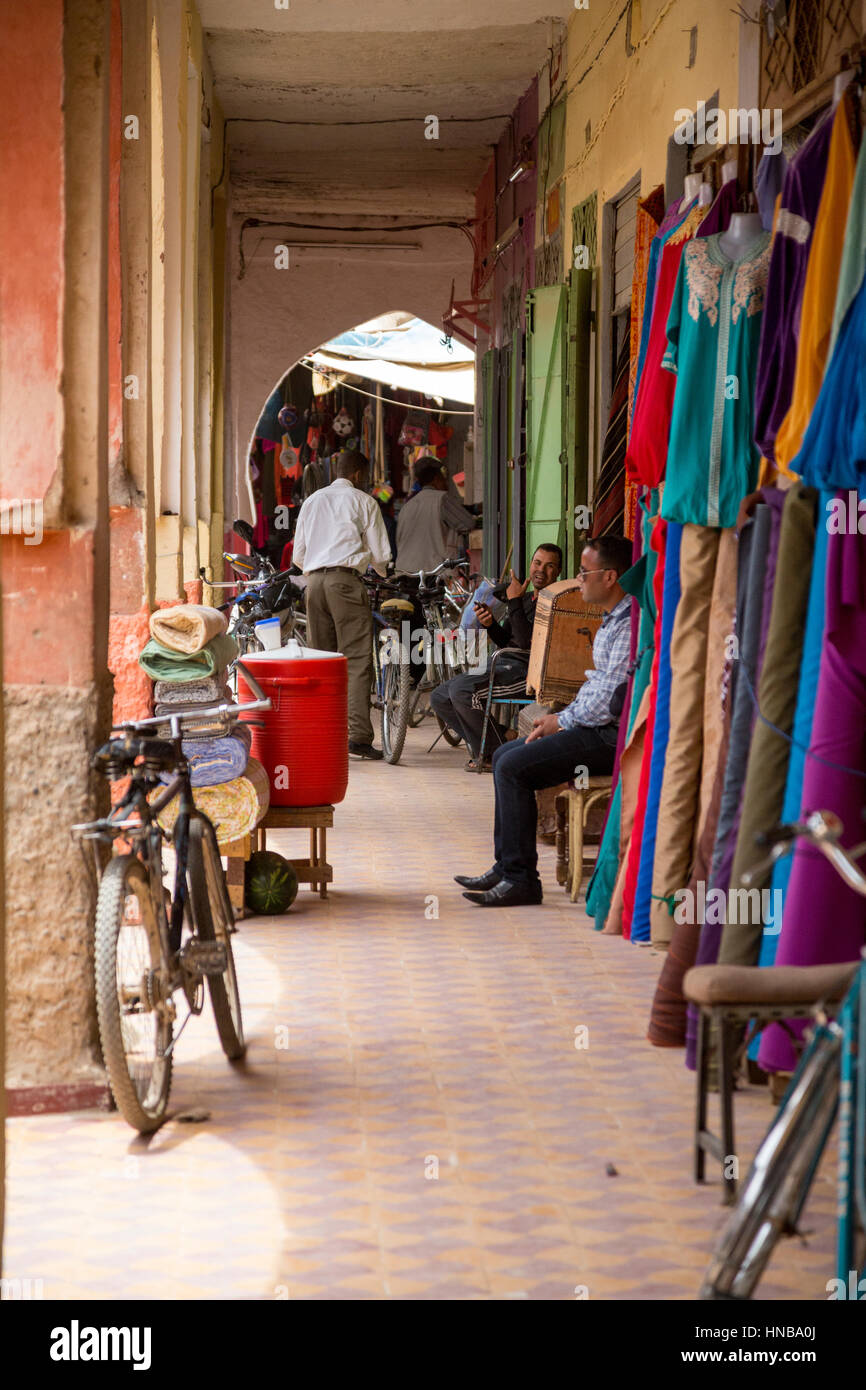 Marrakech, Maroc. Scène de marché. Banque D'Images