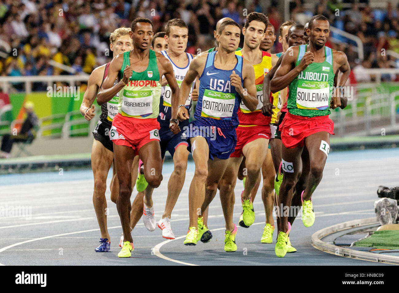 Rio de Janeiro, Brésil. 18 août 2016. L'athlétisme, Matthew Centrowitz (USA) en compétition dans l'épreuve du 1500m lors de la demi-finale des Jeux Olympiques d'été de 2016 Banque D'Images