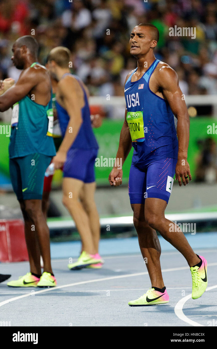 Rio de Janeiro, Brésil. 18 août 2016. L'athlétisme, Ashton Eaton (USA) en concurrence au décathlon 1500 m au Jeux Olympiques d'été 2016. ©PAUL J. Su Banque D'Images